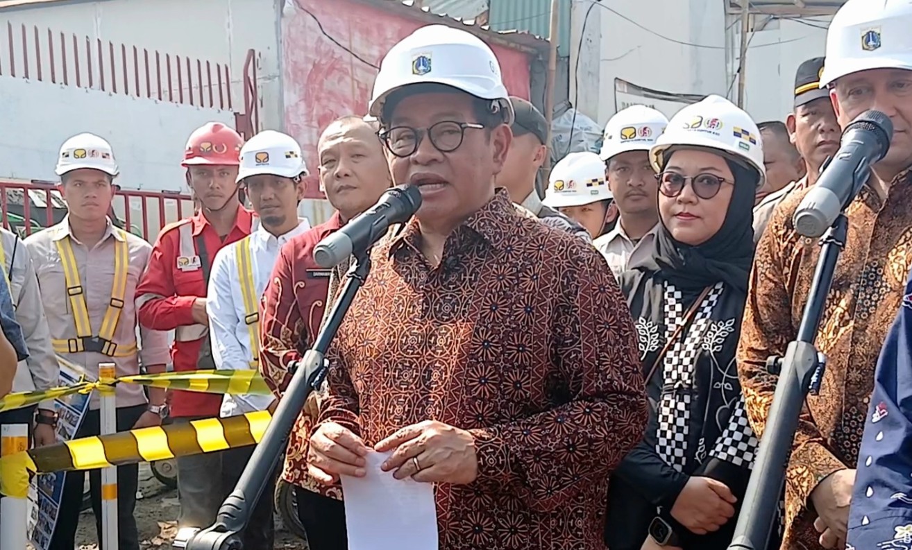 Pramono Pikir-Pikir Wajib Naik Angkutan Umum Setiap Rabu Diterapkan untuk Swasta