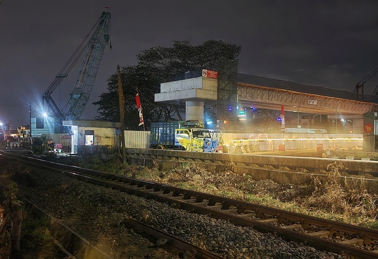 Pemasangan Girder Tunggu Izin KAI