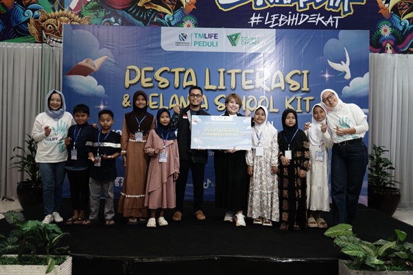 Bantu Penyintas Kebakaran, Dompet Dhuafa & Tokio Marine Life Ajak Anak-Anak Belanja Perlengkapan Sekolah