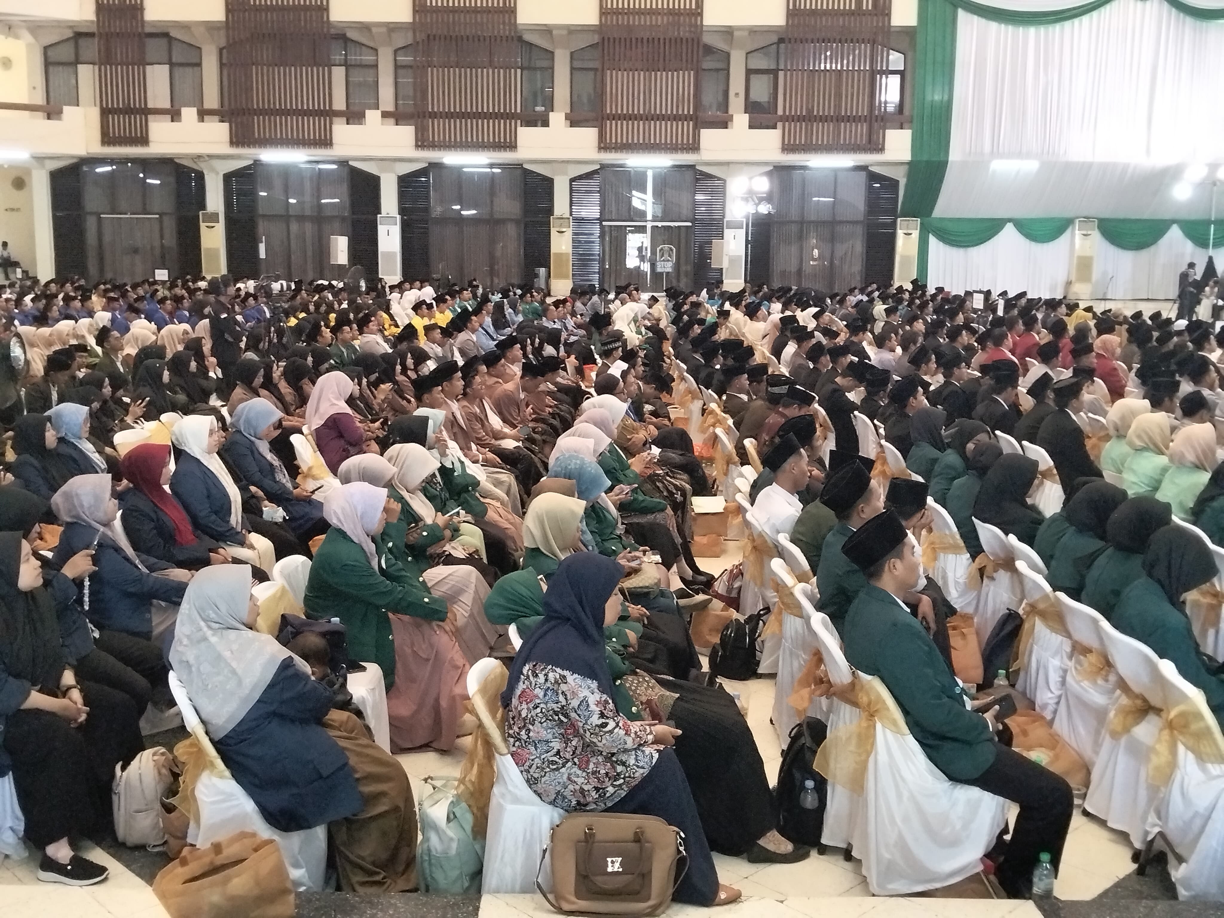 1.193 Santri Terima Beasiswa S1 hingga S3 dari Pemprov Jatim
