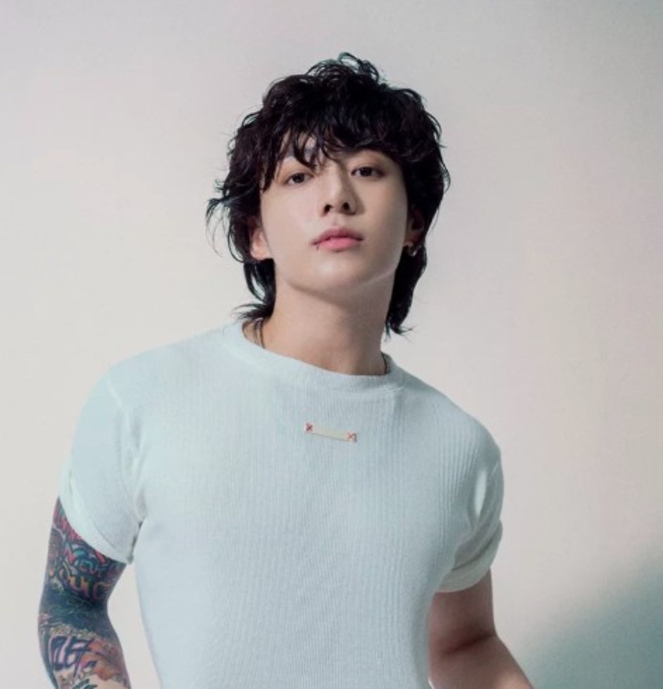 14 Hal Random yang Dilakukan Jungkook BTS, dari Potong Kasur Sampai Potong Poni Fatal