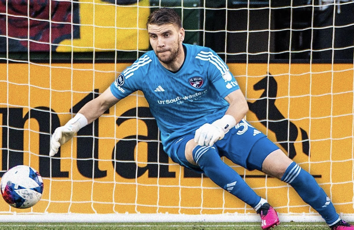 Bukan Persib Bandung, Maarten Paes Justru Gabung Ajax Amsterdam dengan Kontrak 2,5 Tahun