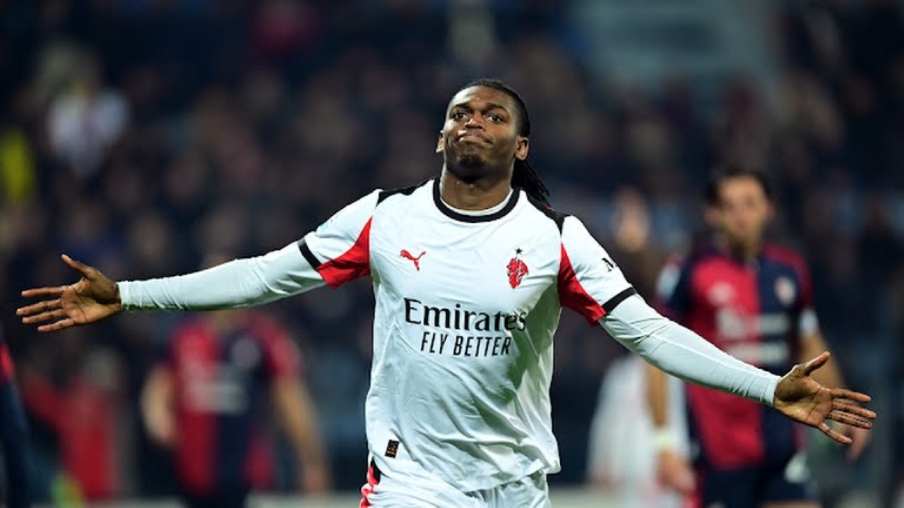 Cagliari vs Milan 0-1, Gol Tunggal Leao Antar Rossoneri Rebut Puncak Klasemen