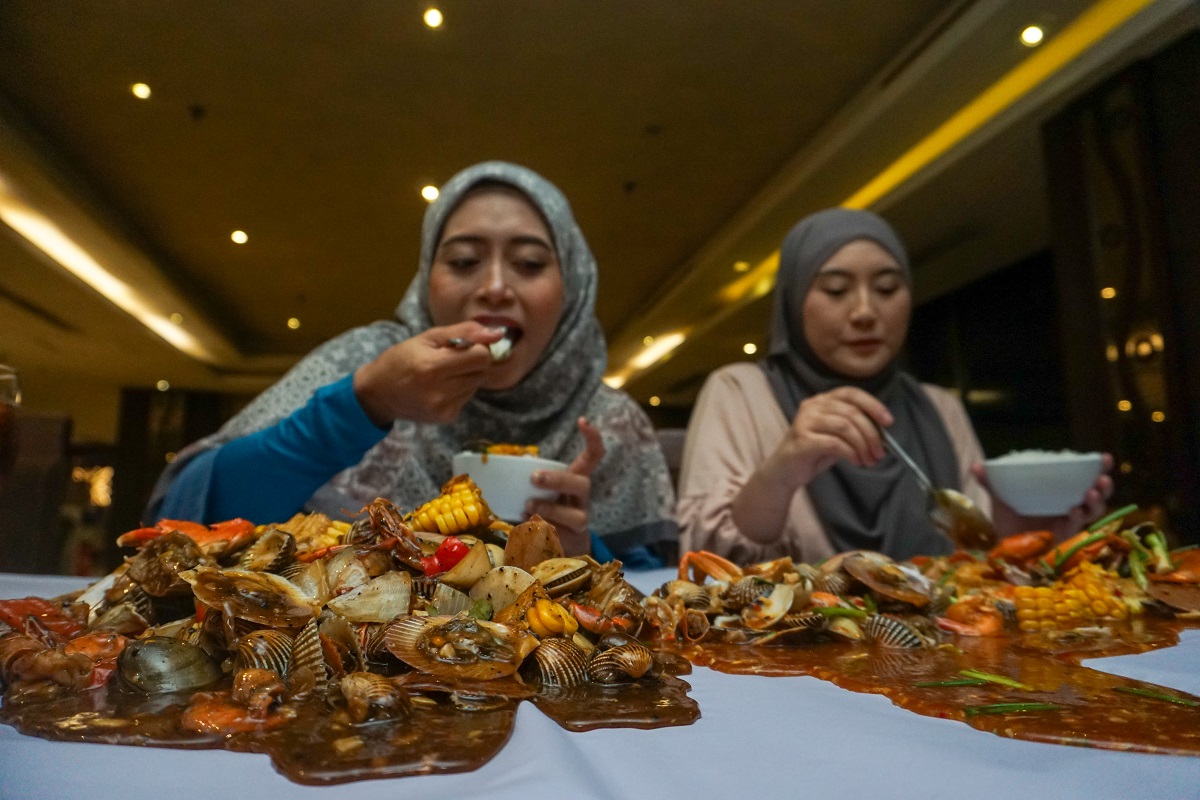 Verwood Hotel Hadirkan Menu Baru Dengan Nama Seafood Tumpah