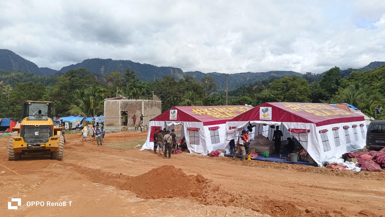 Kemensos Dirikan Kamp Pengungsian di Tapanuli Tengah, Lengkap Tenda, Listrik Solar Cell hingga Starlink