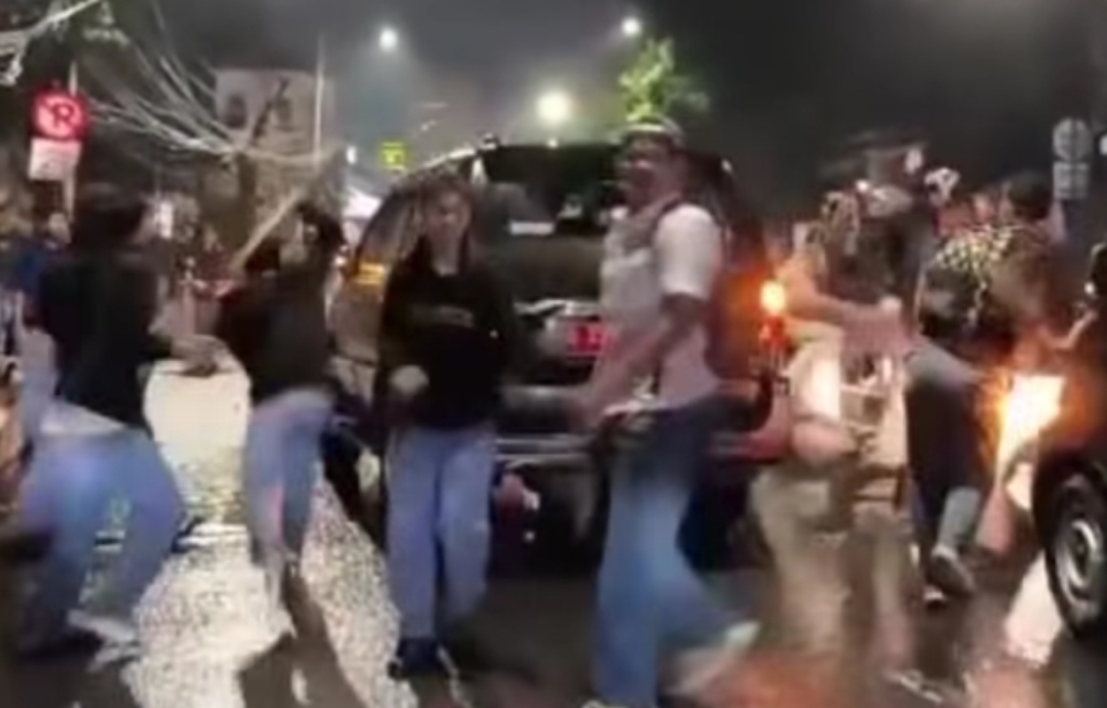 Disangka Anggota DPR, Lurah dan Sopir Babak Belur Diamuk Massa Demo DPR di Slipi: Camat Kumpulkan Bukti