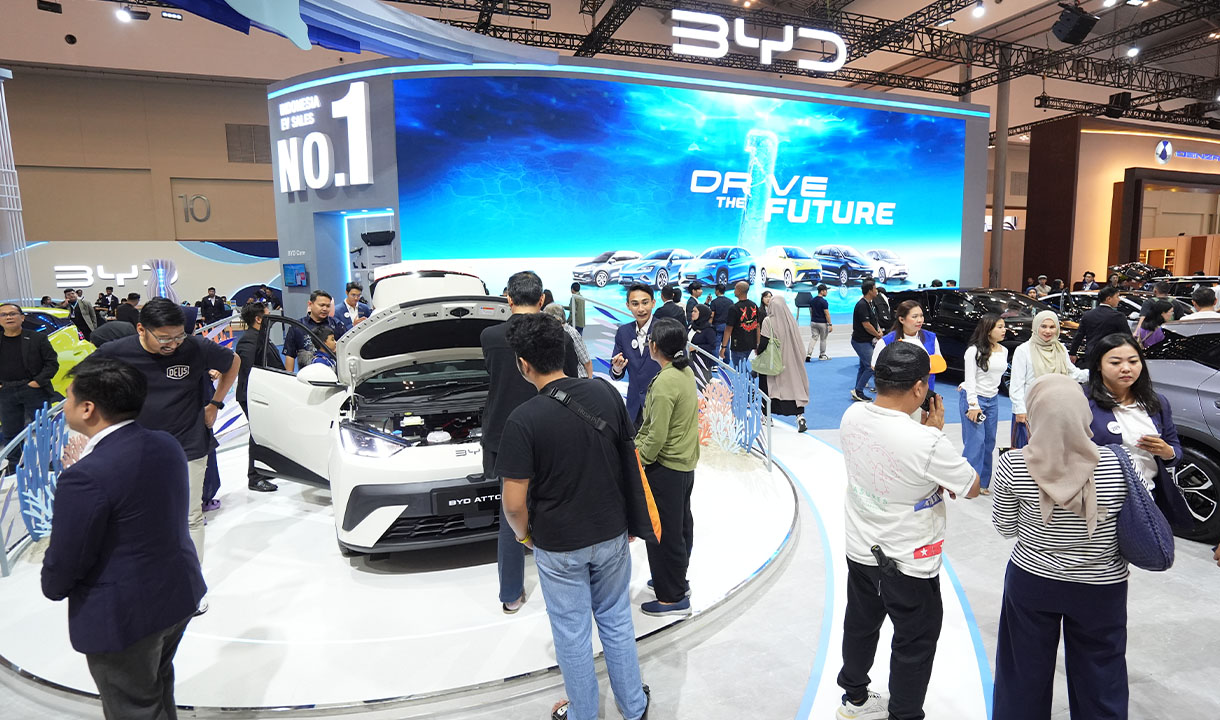 Antusiasme Pengunjung Warnai Booth BYD di GJAW 2025, ATTO 1 Jadi Salah Satu Model Test Drive EV Paling Diminati
