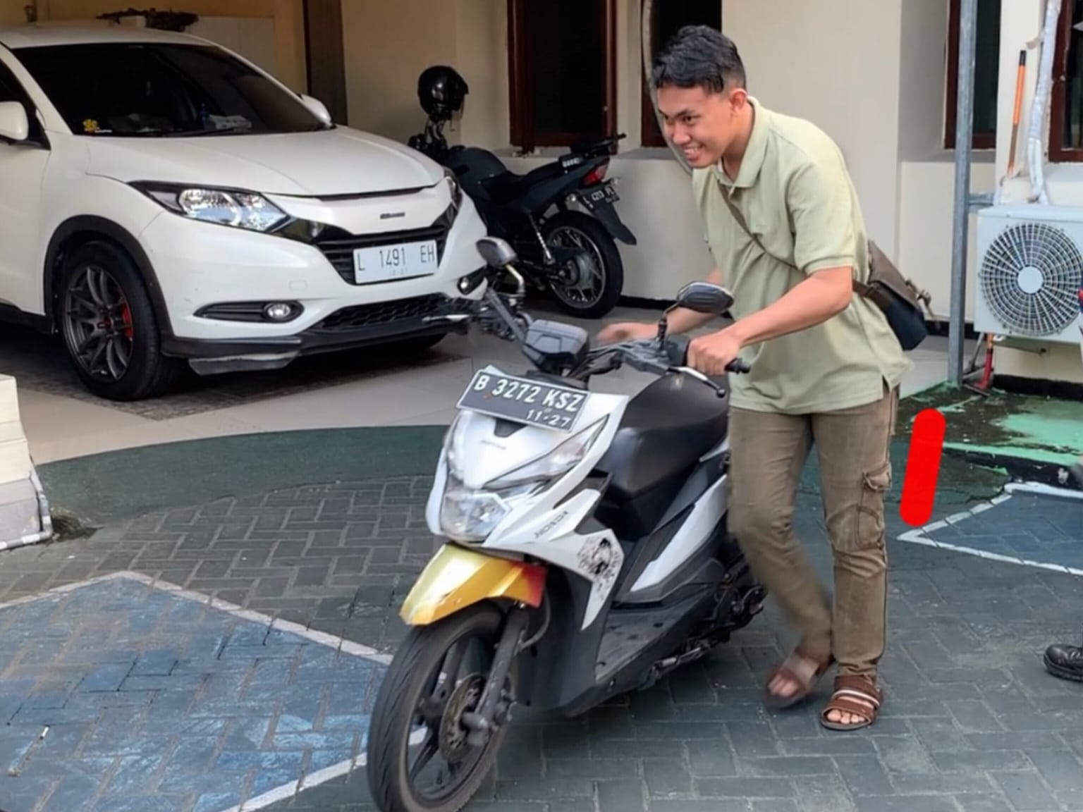 Usai Mudik, Warga Ambil Motor di Polsek Sukolilo