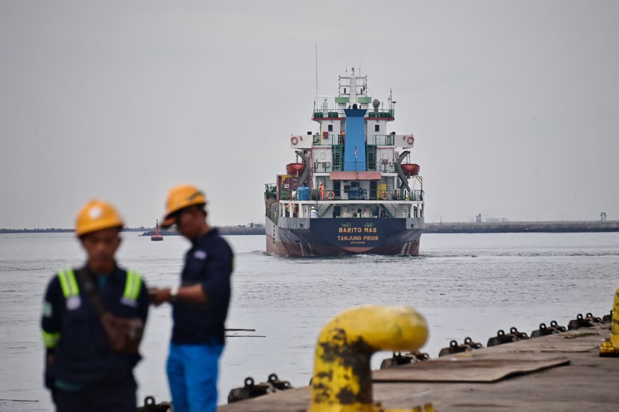 Kapal Barito Mas Bertolak ke Sumatera, Bawa Material Jembatan dan Tangki LPG 