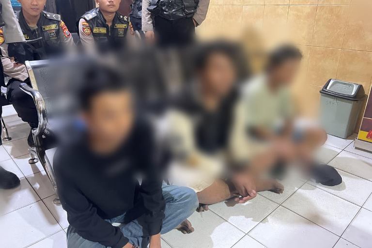 Diduga Hendak Tawuran, Tiga Remaja di Surabaya Kocar-kacir Saat Disergap Polisi 