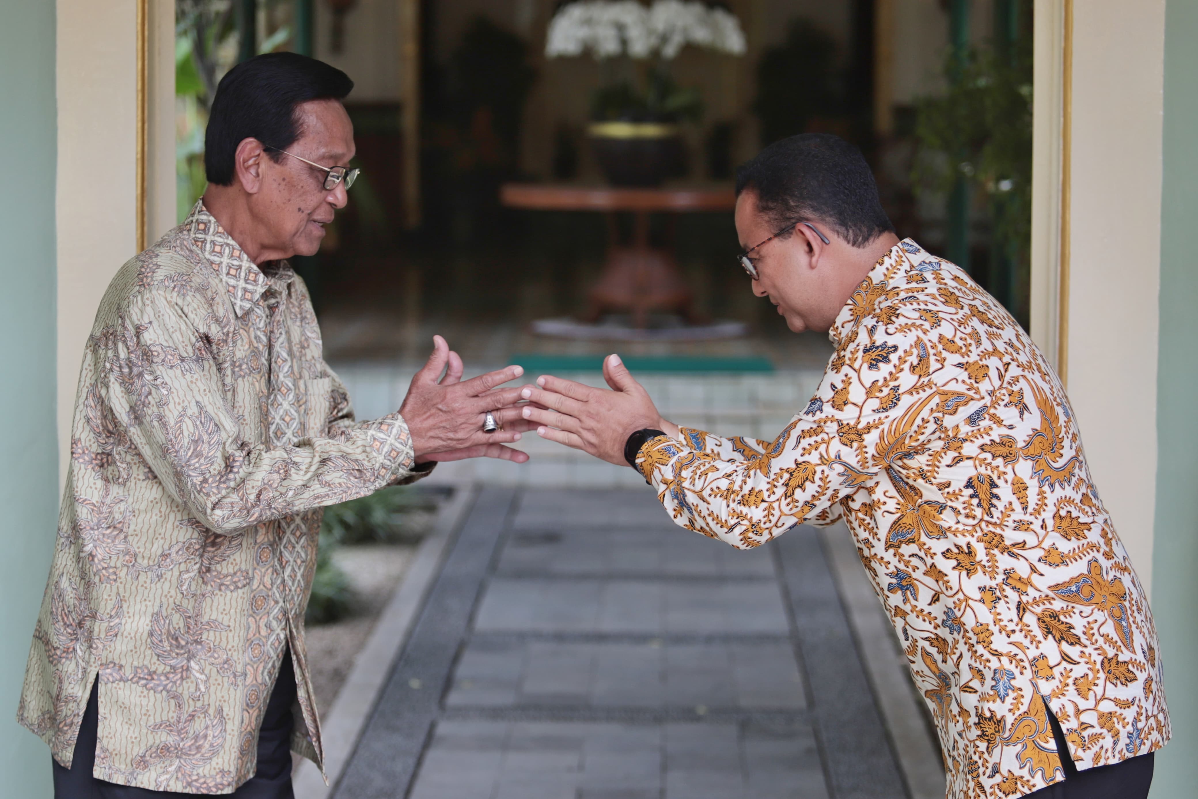 Sowan Ngarsa Dalem sebagai Kawula Yogyakarta, Anies Kagumi Sri Sultan Hamengku Buwono X yang Mengayomi Semua