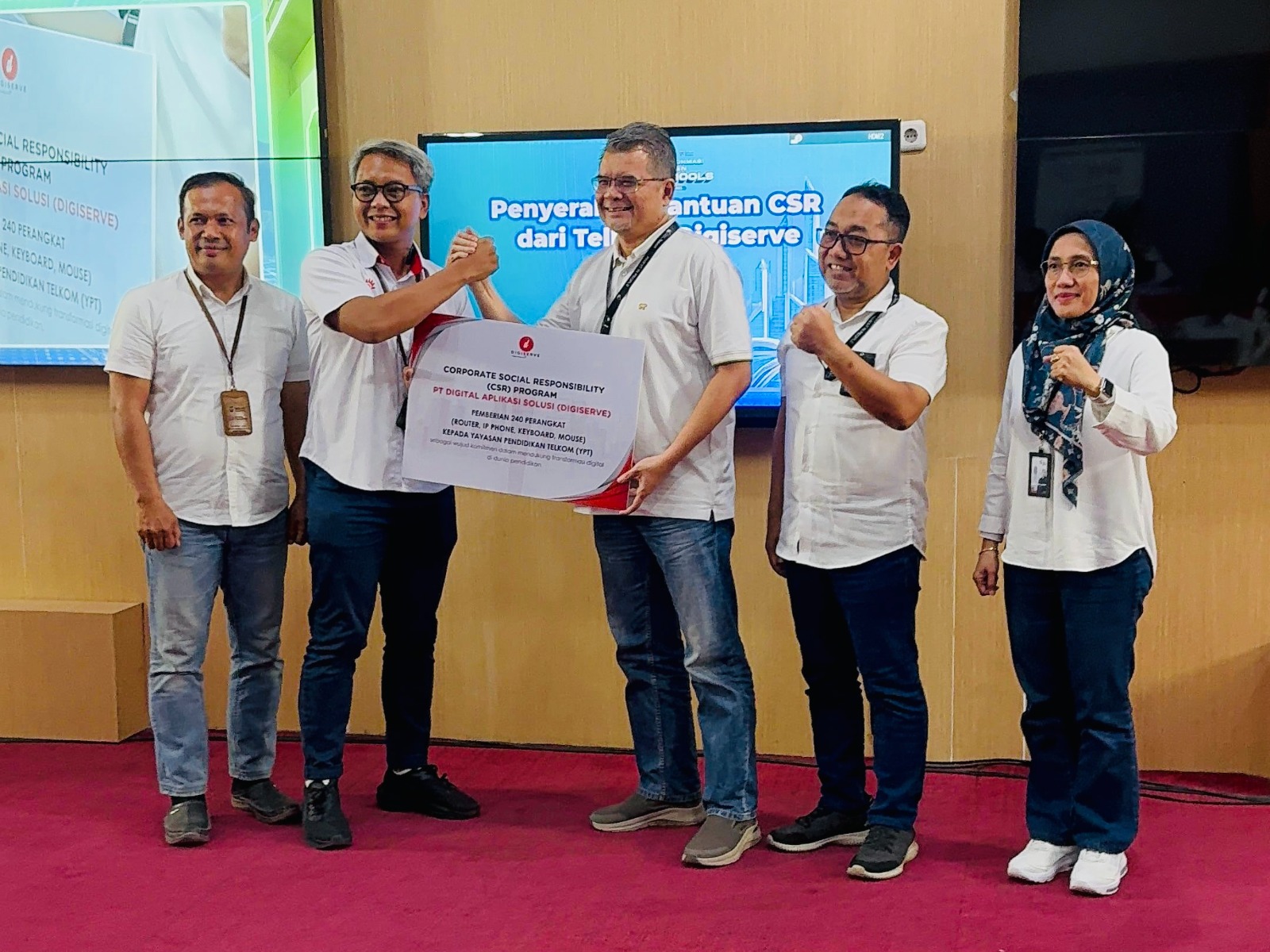 Karier Pendidikan Vokasi Lebih Cerah, 6 SMK Dapat 240 Perangkat Digital 