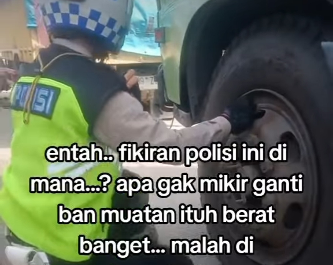 Viral Diduga Oknum Polisi Gembosi Ban Truk Muatan di Pinggir Jalan, Netizen: Entah Pikiran Polisi Ini di Mana?