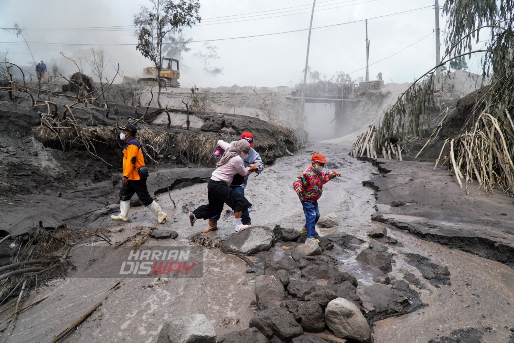 Banjir Lahar Semeru, Kenali Perbedaan Lahar Dingin Dan Lahar Hujan