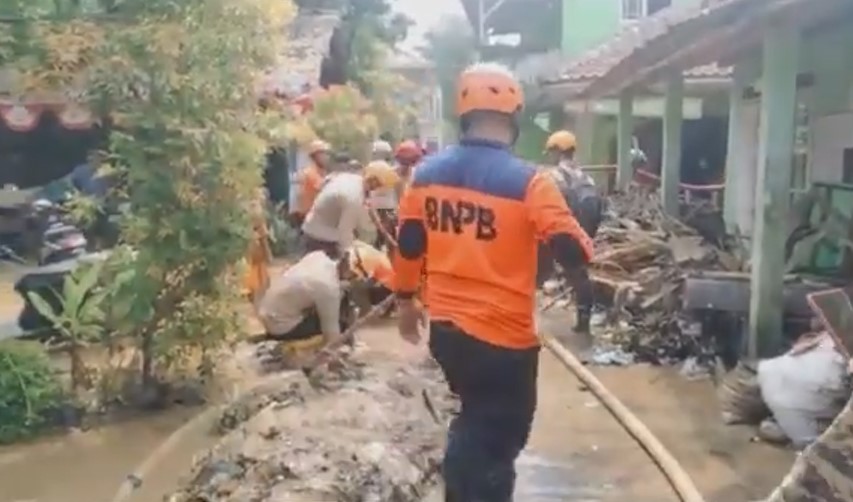 700 Warga Terdampak Banjir Bandang di Leuwisadeng Bogor, 200 Rumah Tertutup Lumpur