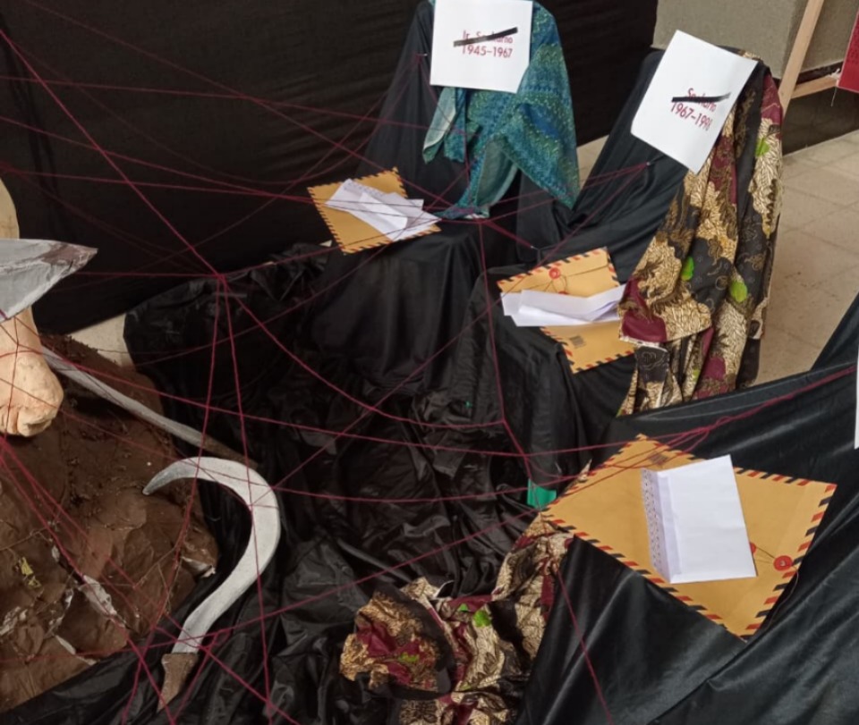 BEM ITS Gelar Pameran HAM 'Merajut Ingatan yang Hilang', Kenang Tragedi '65 hingga Kanjuruhan