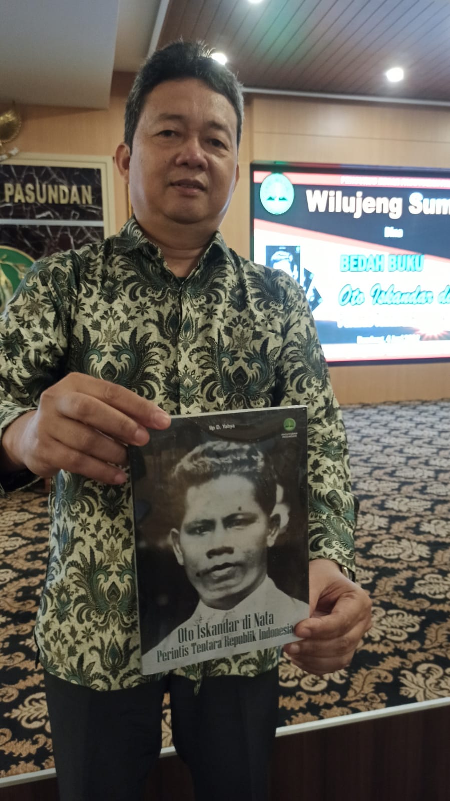 Iip D Yahya Rilis Buku Kedua tentang Oto Iskandar Di Nata