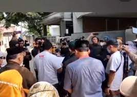 Sempat Massa Datangi Rumah Yusuf Mansur di Cipondoh, Hari Ini Wirda Mansur ke Cirebon