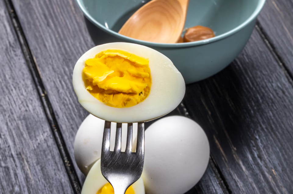 Perbandingan Nutrisi Putih dan Kuning Telur