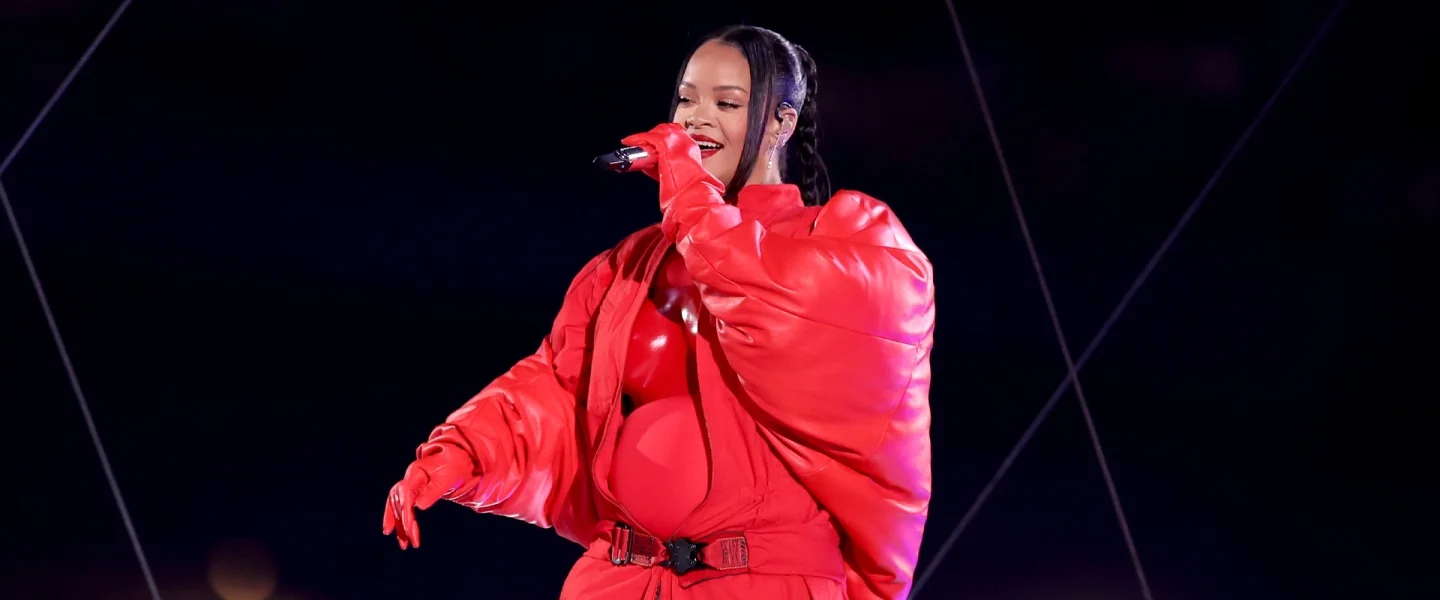  Alasan Rihanna Umumkan Kehamilan Kedua di Halftime Show