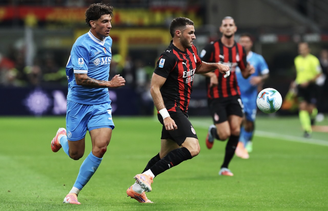 Napoli Dipermalukan AC Milan, Conte Ogah Disalahkan Soal Pemilihan Bek