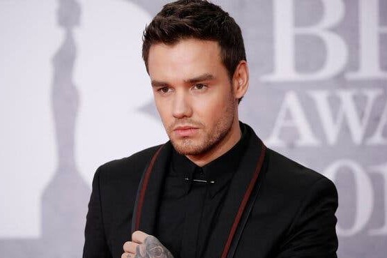 Kesedihan Penggemar Liam Payne Tinggalkan Bunga dan Lilin di Luar Hotel CasaSur Palermo