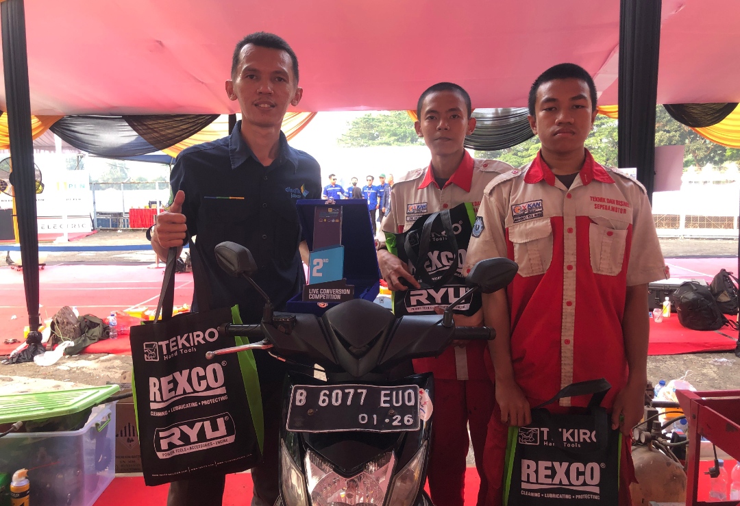 Raih Juara 2, SMKN 2 Bekasi Ungkap Tantangan Mengonversi Motor BBM ke Listrik