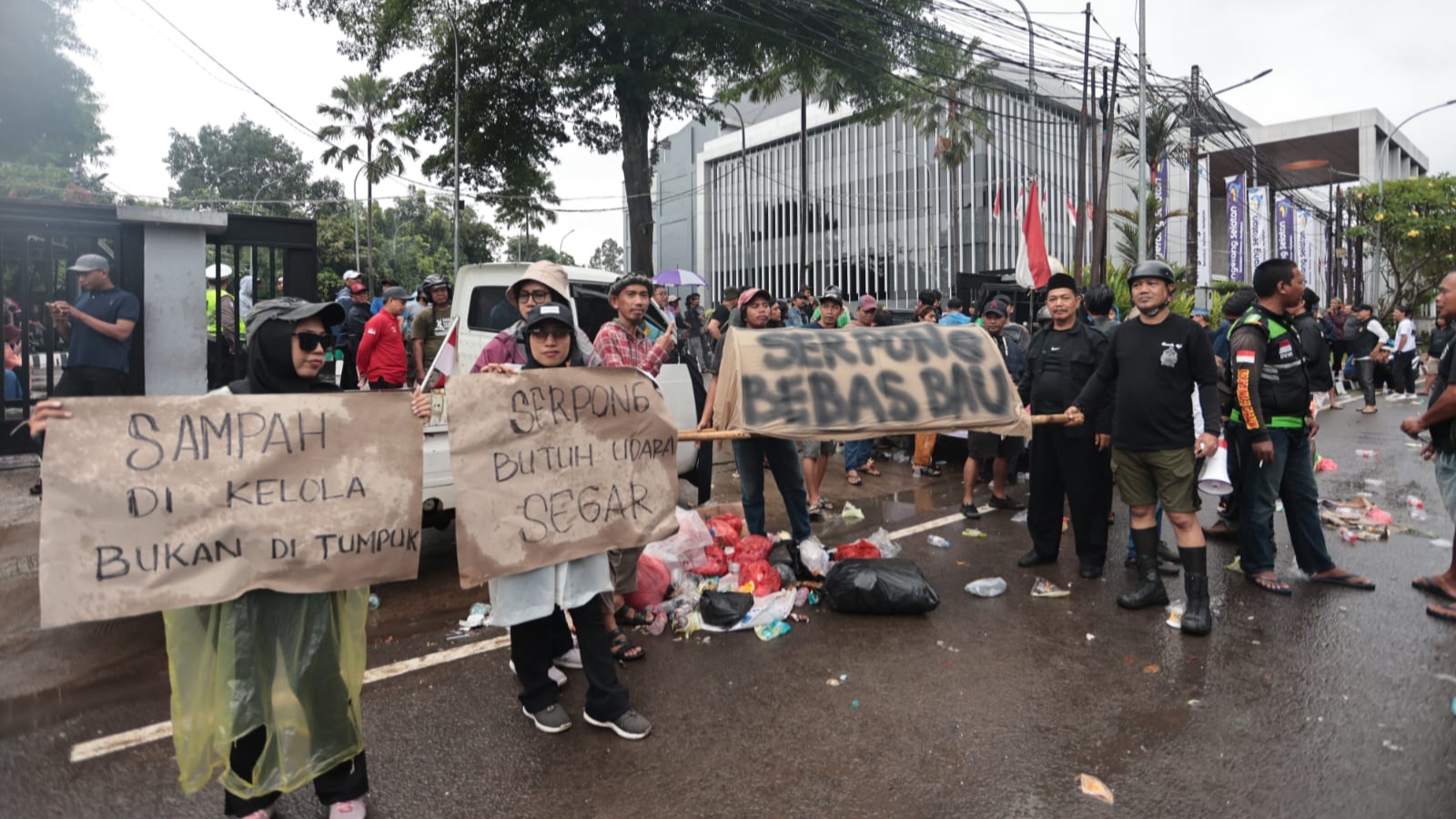 Warga Serpong Tuntut Pemkot Tangsel Jadikan TPA Cipeucang Jadi Tempat Pengelolaan Akhir Sampah