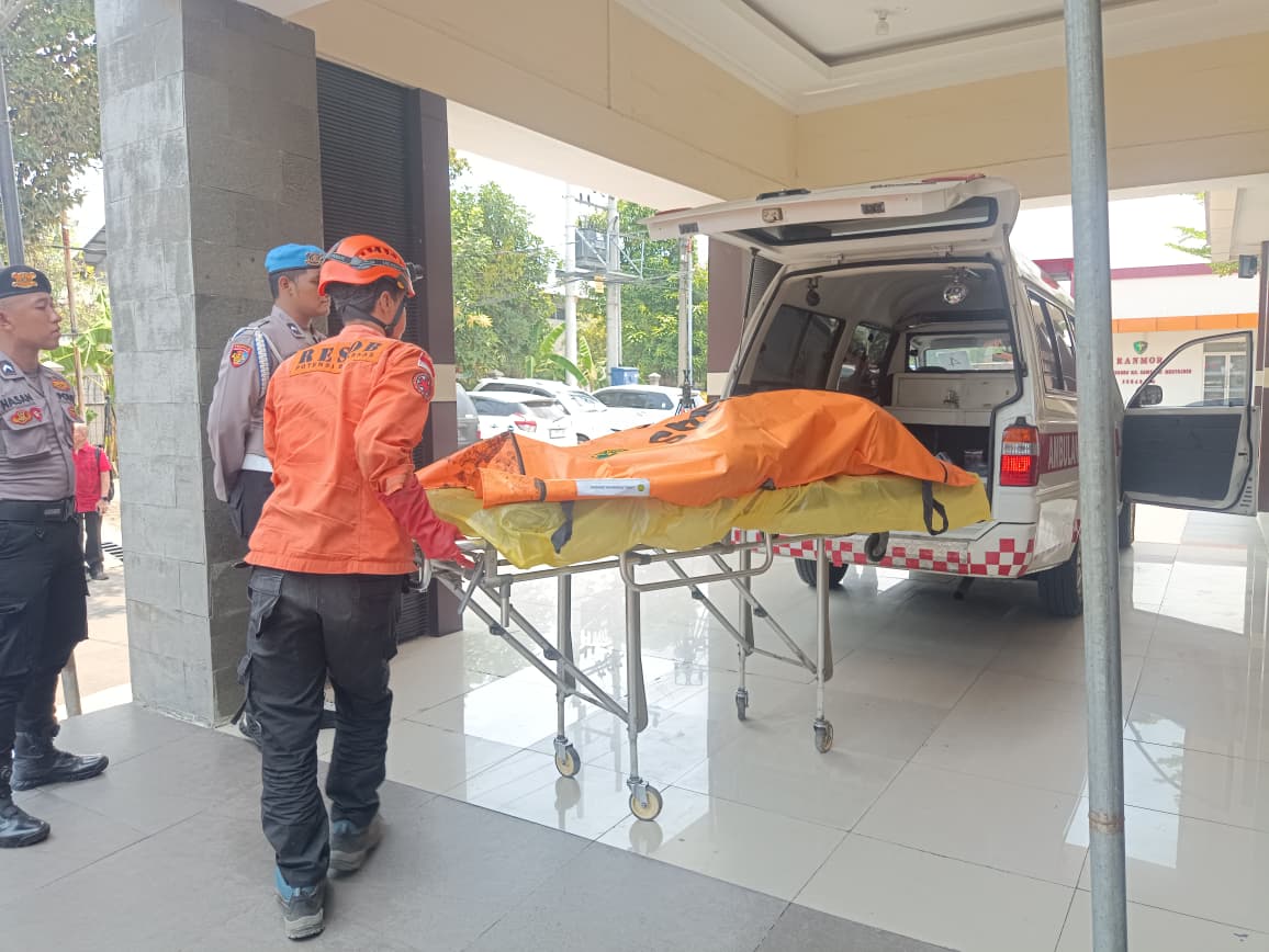 Total 4 Korban Meninggal Musibah Ponpes Al-Khoziny Tiba di RS Bhayangkara