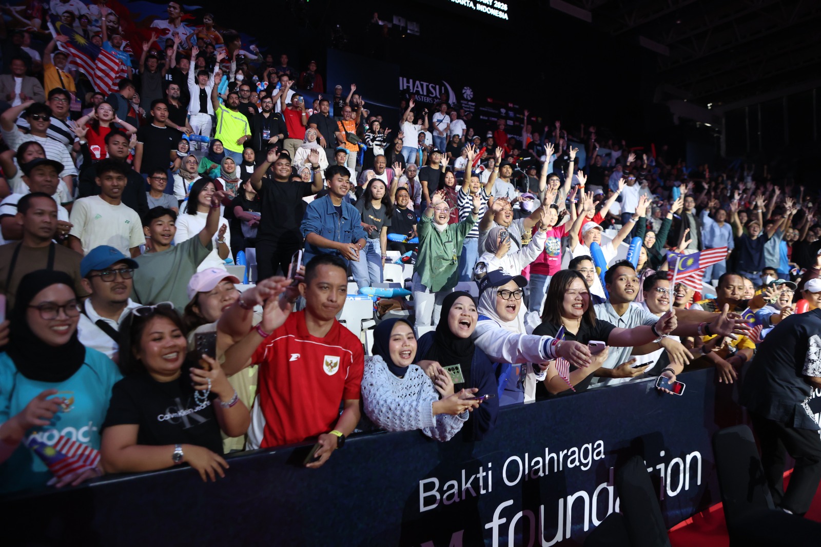 Dari Pagi Hingga Petang, Semangat Penggemar Dukung Pemain Kesayangan di Istora Senayan