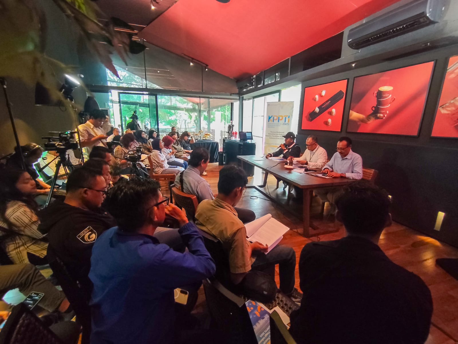 KPPTI 2025 di Unesa, Kampus Berdampak untuk Indonesia Emas 2045