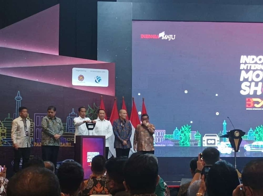 Resmi Buka IIMS 2023, Jokowi Dorong Ekspor Industri Otomotif dan Tren EV di Indonesia
