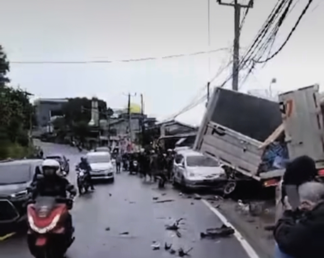 Baru Saja! 9 Kendaraan Terlibat Tabrakan Beruntun di Jalur Puncak Bogor