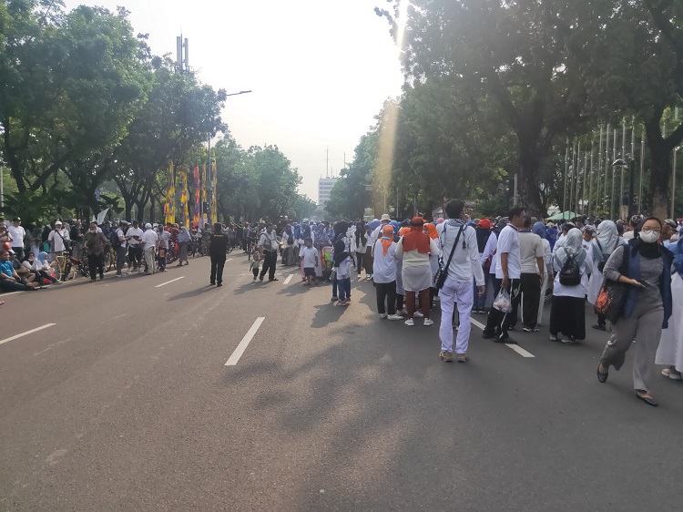 Masyarakat Mulai Padati Jalan Medan Merdeka, Arus Lalin Ditutup