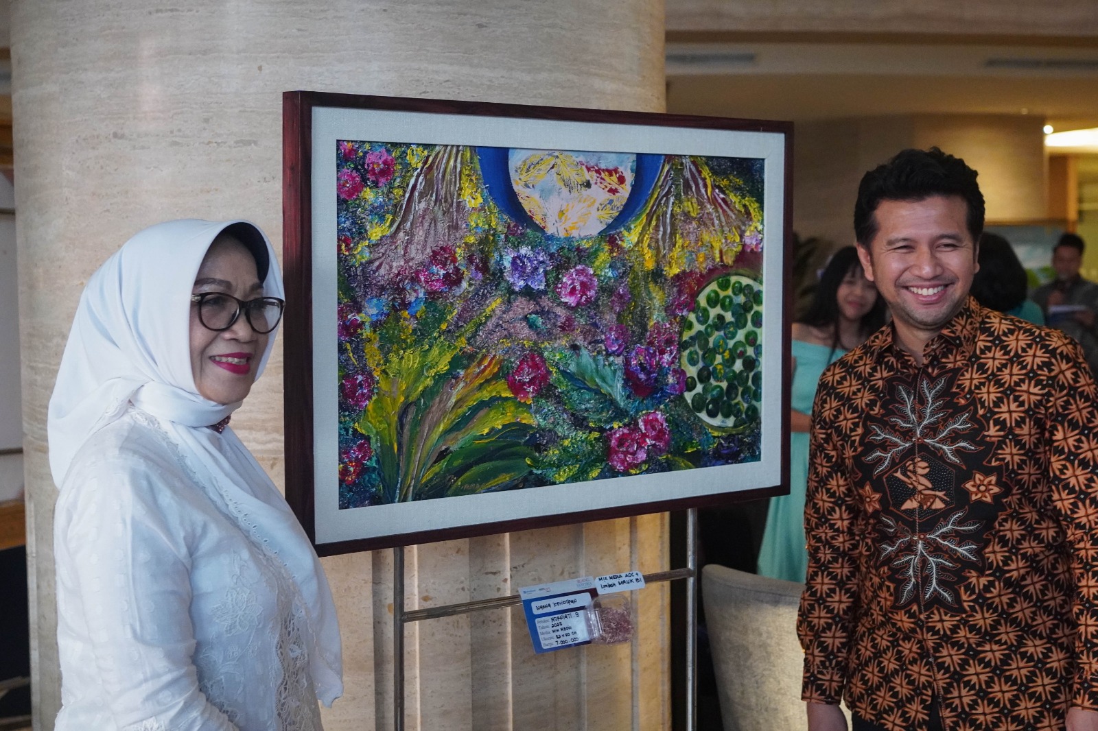 Semarak HUT RI ke-80, Wyndham Surabaya Gelar Pameran Lukisan, Wagub Emil Dardak Hadir Beri Dukungan Penuh
