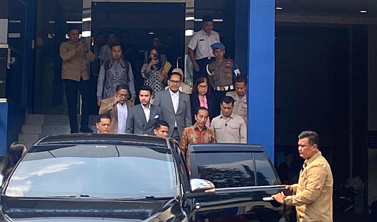 Alasan Jokowi Baru Bawa Ijazah Dikuliti Rocky Gerung: Playing Victim