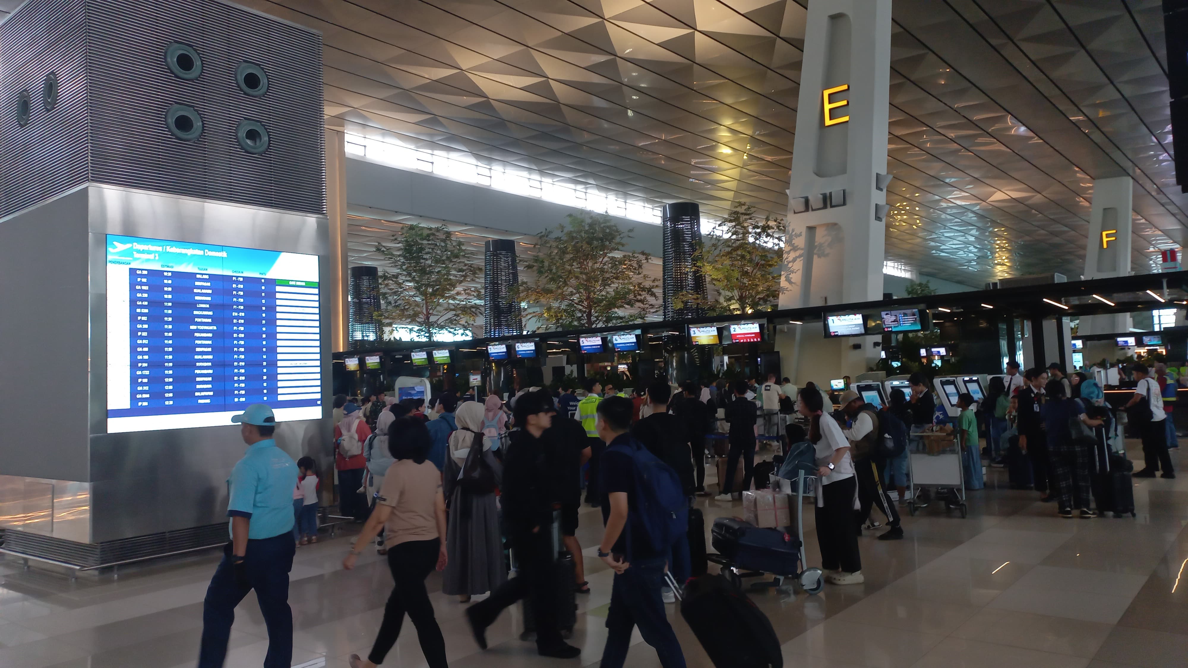 Jelang Libur Natal dan Tahun Baru, Bandara Soekarno-Hatta Semakin Padat, Terminal 1 Paling Sibuk!