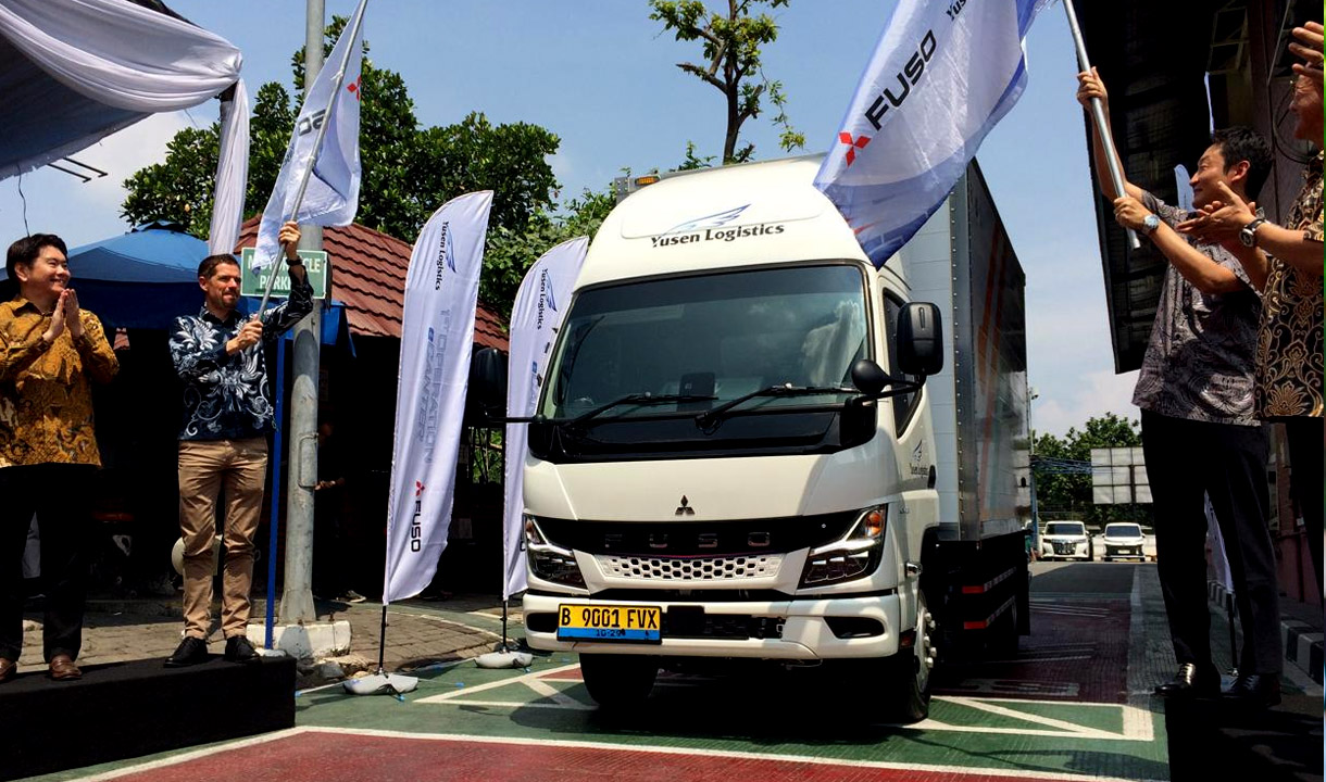 Fuso eCanter Resmi Jadi Truk EV Logistik Pertama PT Yusen Logistics Indonesia: Target 2030 ganti Semua Unit