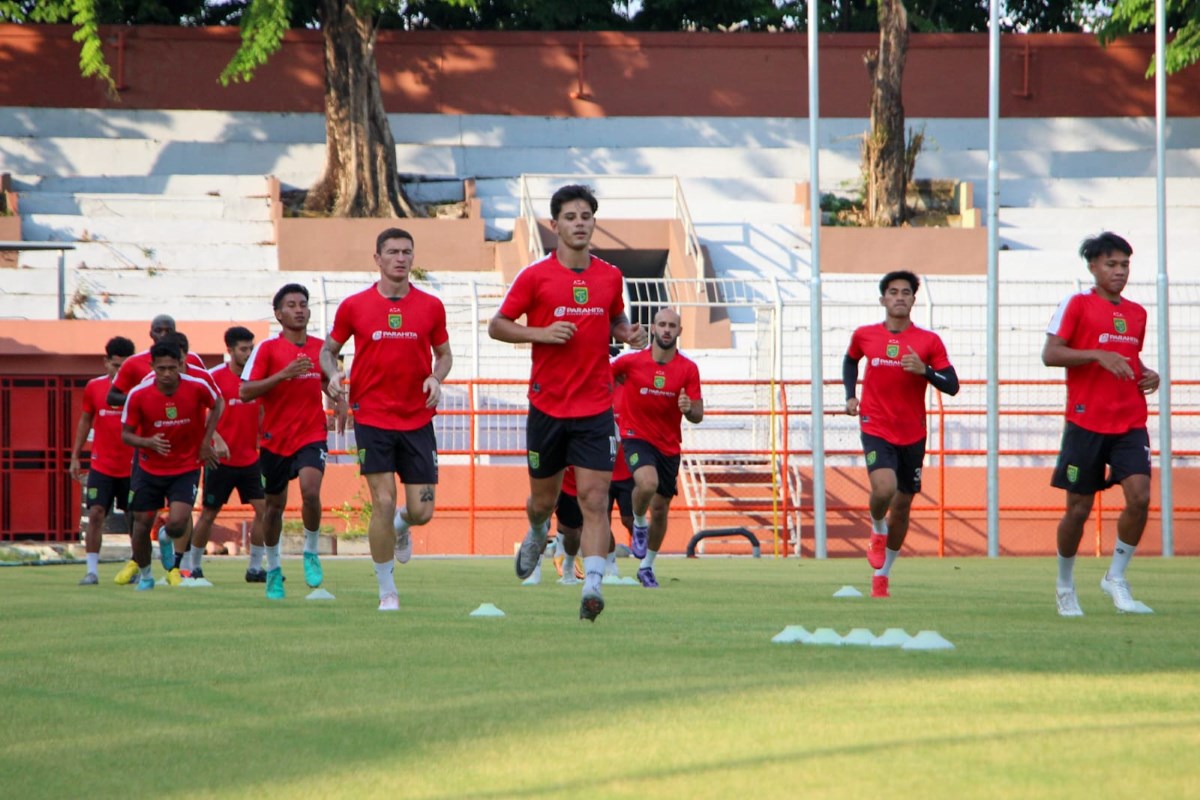 Persebaya vs Persija: Ernando - Malik Risaldi Belum 100 Persen Fit 