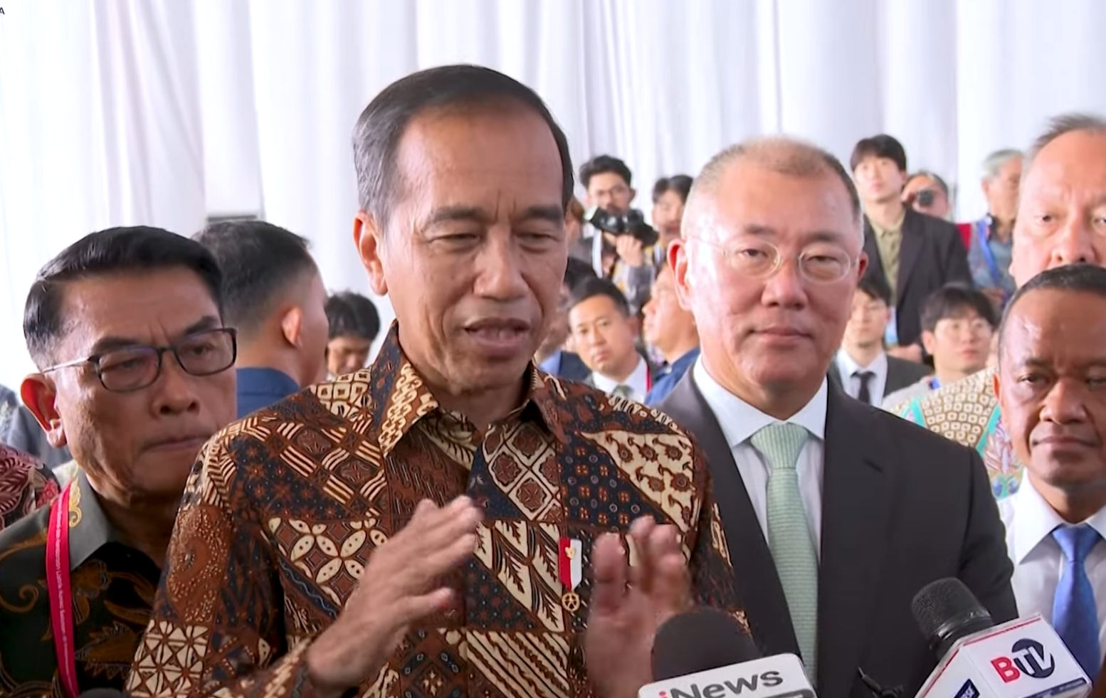 Jokowi Pastikan Pilkada 2024 Jujur dan Adil Meski Ketua KPU Hasyim Asy'ari Dipecat