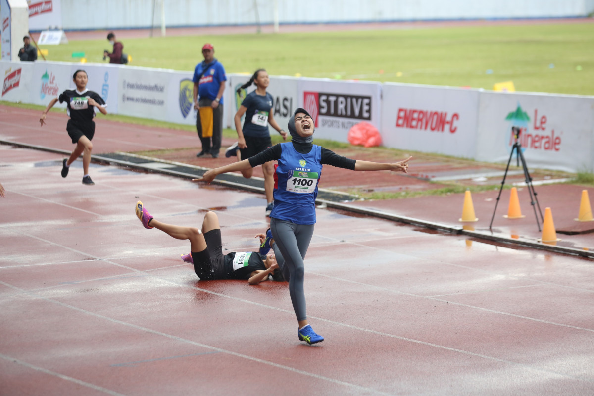 Icha Indriana Delegasi SMAN 1 Sukabumi Sukses Juarai Sprint 100 Meter Putri 