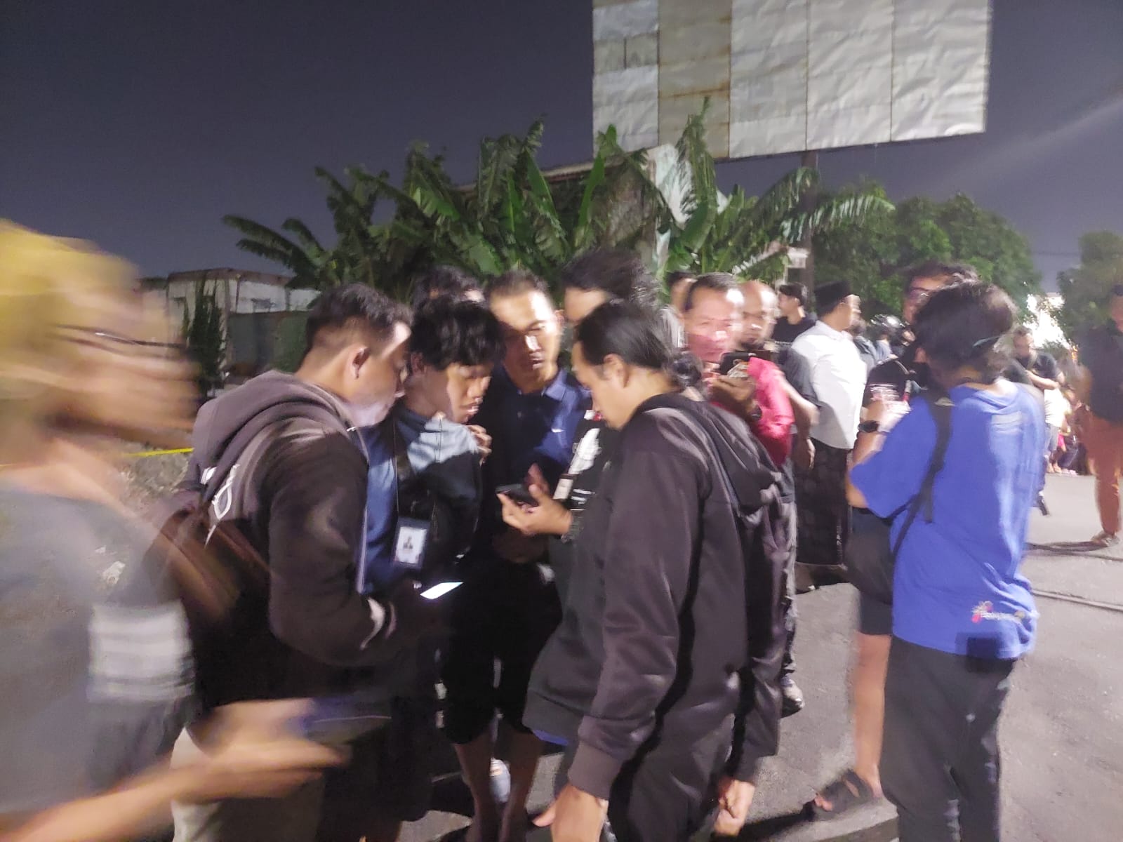 Kereta Tabrak Truk di Semarang, Satu Orang Nekat Loncat Selamatkan Diri