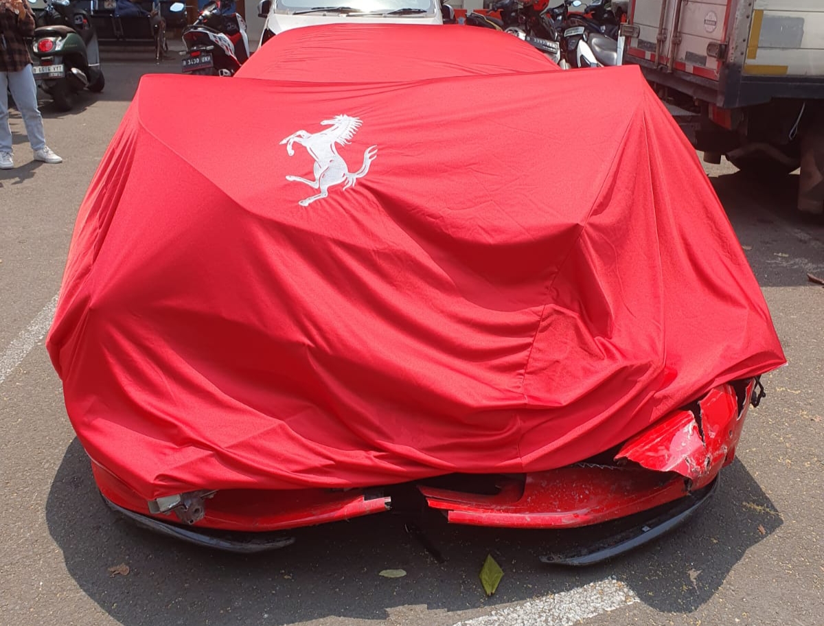 Pengendara Ferrari yang Tabrak 5 Mobil Ditetapkan Tersangka