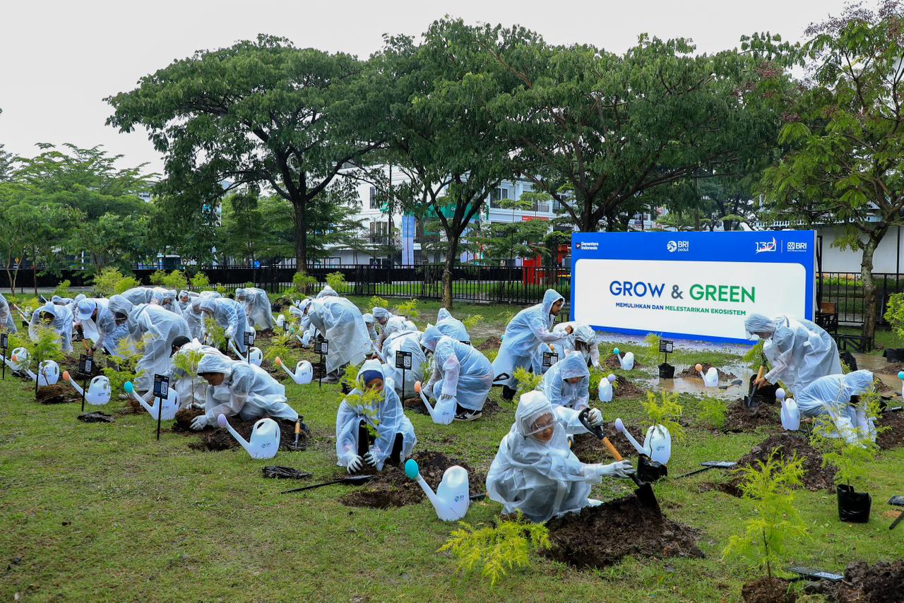 BRI Tanam 3.000 Pohon di Bandung, Perkuat Komitmen ESG dan Kesejahteraan Masyarakat
