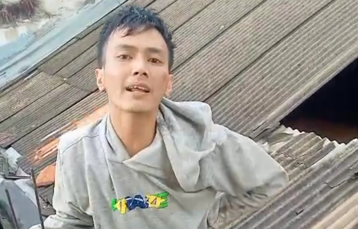 Disangka Maling, Pria Naik Atap Rumah Warga di Pancoran Ternyata Mabuk Berat!