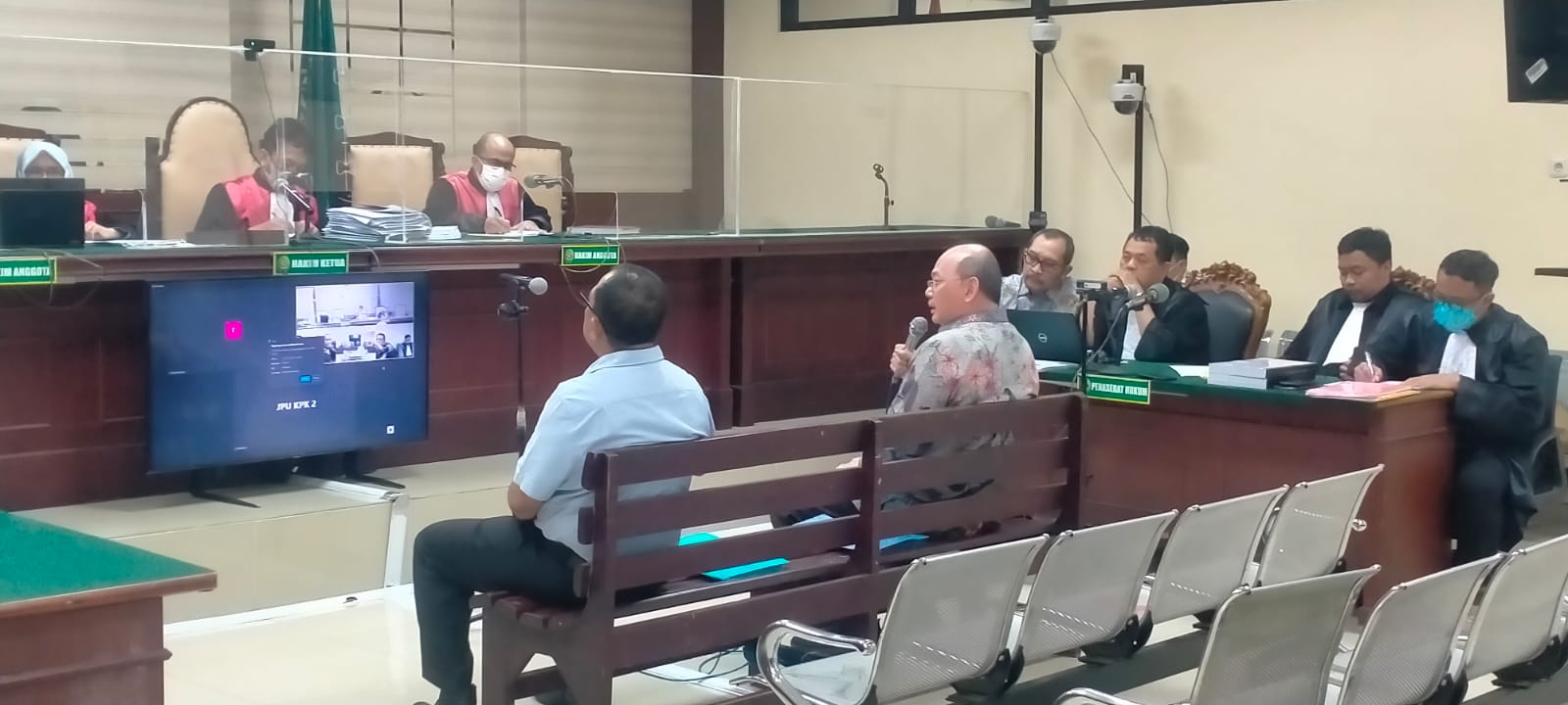 Sidang Sahat: Kesaksian Kadispenda Jatim Berbeda dengan Mantan Sekdaprov