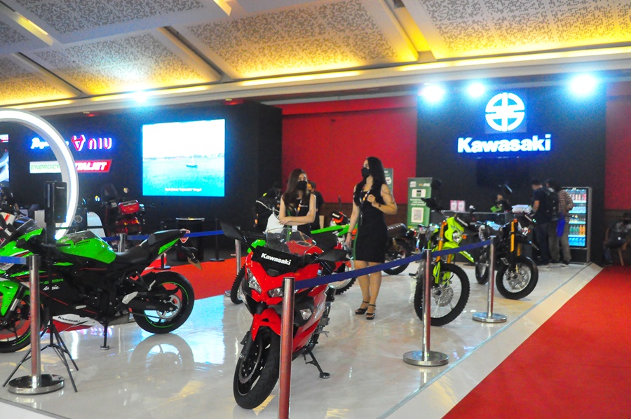 Ngintip Jejeran Motor Unggulan Kawasaki di IIMS 2022, Ada Unit Tes Ride Juga Sob!