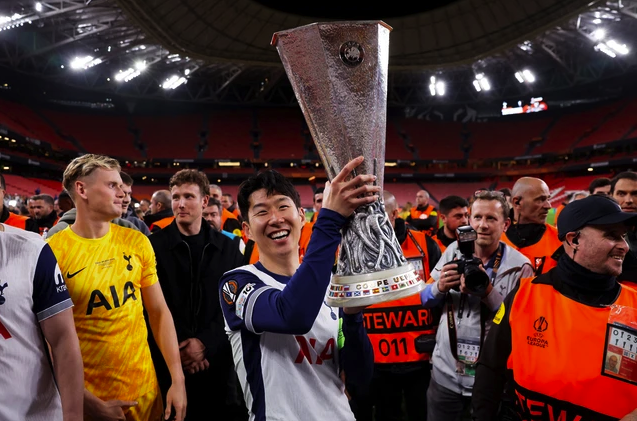 Son Heung Min Akhirnya Raih Trofi Setelah 10 Tahun, Seminggu Penuh Mimpi Final!