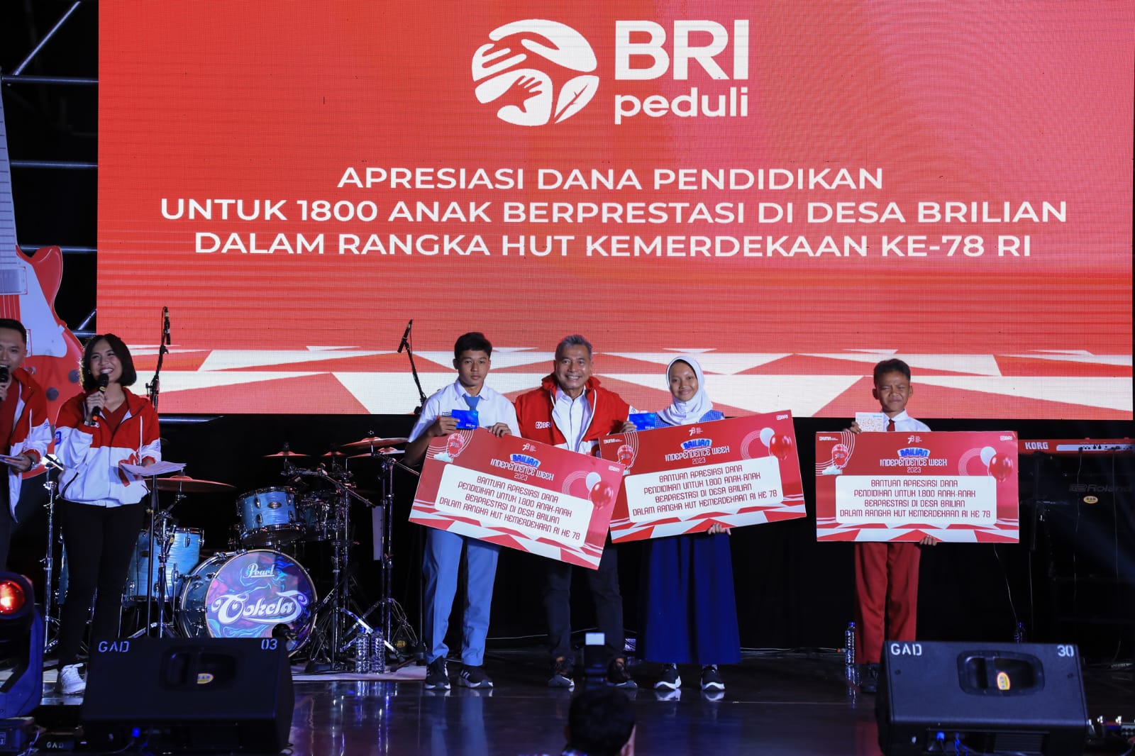 Peringati Hari Kemerdekaan Republik Indonesia, BRI Salurkan Beasiswa untuk 1800 Anak Berprestasi di Desa BRILiaN