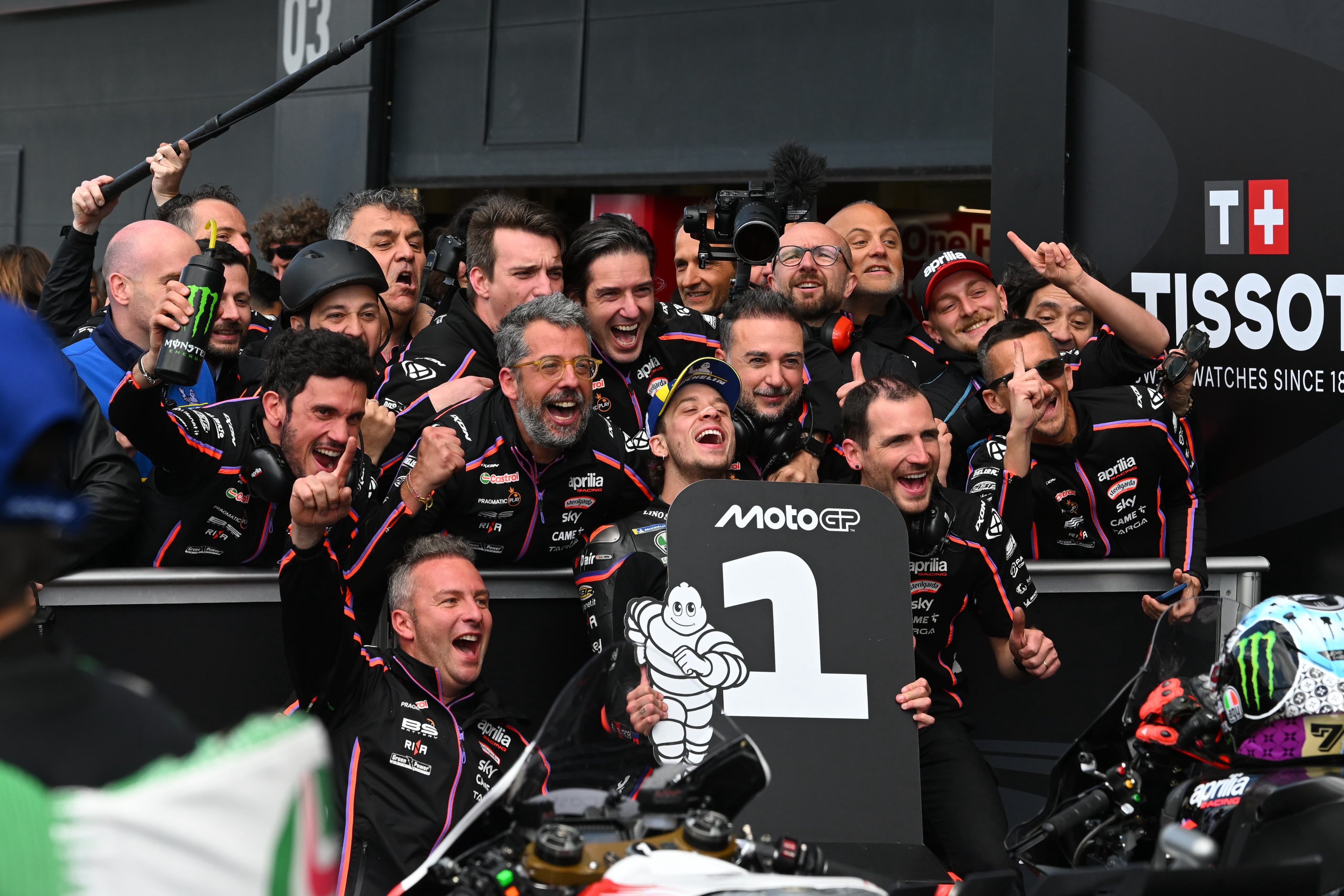 Marco Bezzecchi Menang di Silverstone, Bos Aprilia Sindir Jorge Martin: Motor Kami Bisa Menang!